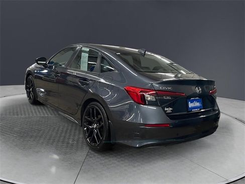 Used 2023 Honda Civic Sport image 3