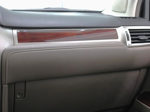 Used 2017 Lexus GX 460 Premium image 56