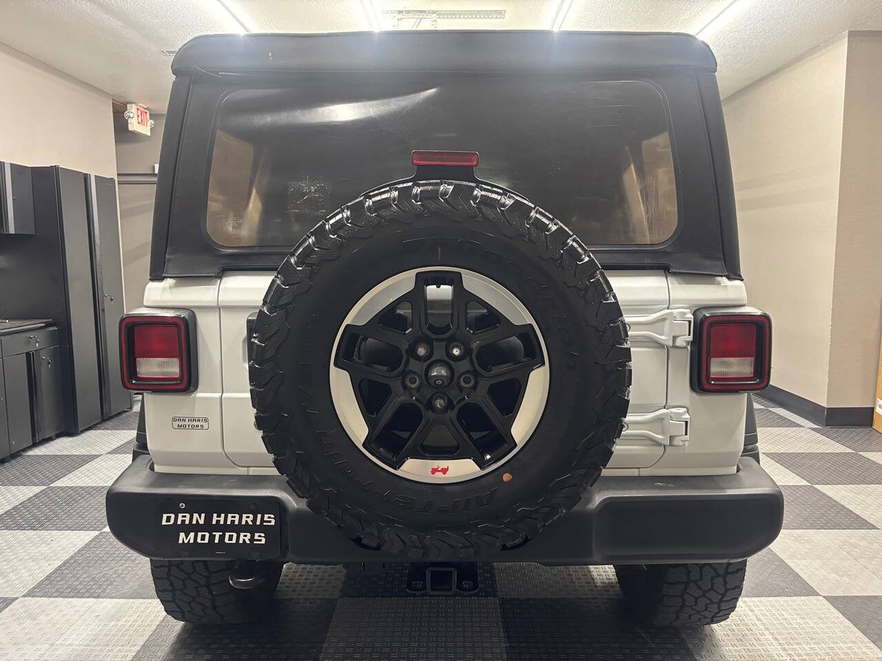 Used 2018 Jeep Wrangler Unlimited Sport S AWD/4WD image 9
