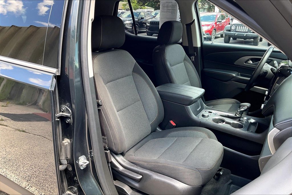 Used 2021 Chevrolet Traverse LT w/ LPO, Floor Liner Package AWD/4WD image 7