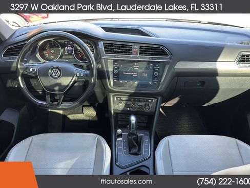 Used 2018 Volkswagen Tiguan SE w/ Panoramic Sunroof Package FWD image 36