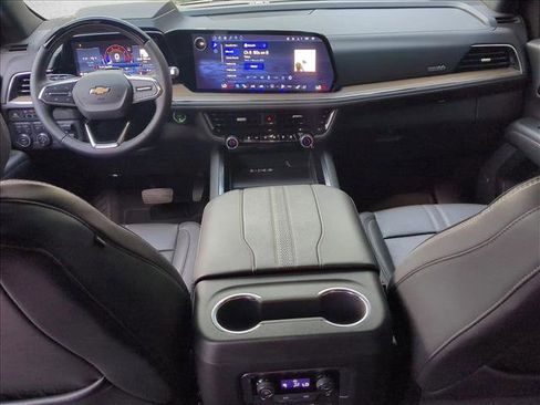 Used 2025 Chevrolet Suburban High Country AWD/4WD image 20
