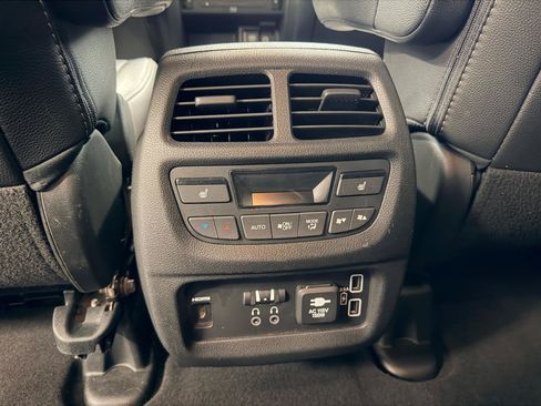 Used 2019 Honda Pilot Touring image 22