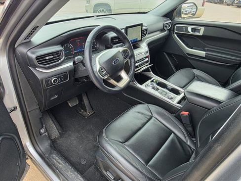 Certified 2023 Ford Explorer XLT w/ Equipment Group 202A image 10