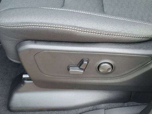 New 2026 RAM 1500 4x4 Crew Cab image 12