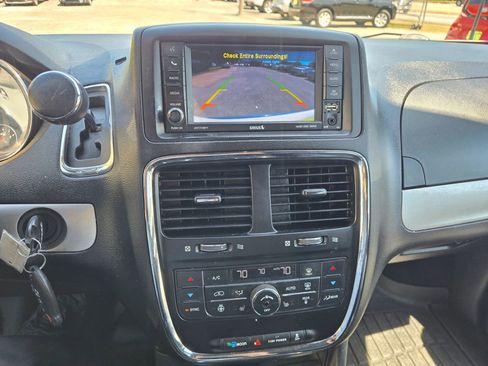 Used 2019 Dodge Grand Caravan GT image 6