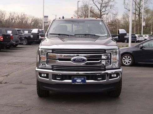 Used 2019 Ford F250 Lariat w/ Chrome Package image 4