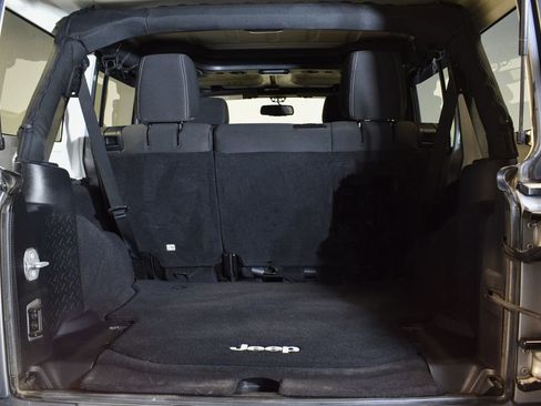 Used 2015 Jeep Wrangler Unlimited Rubicon w/ Dual Top Group image 27