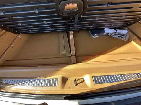 Used 2017 Cadillac Escalade ESV Platinum image 7