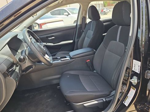 Used 2025 Nissan Sentra SV FWD image 25