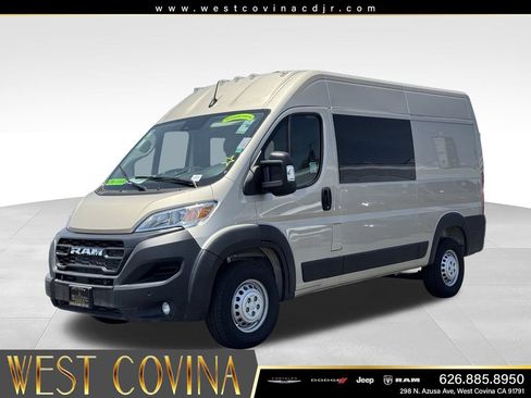 New 2025 RAM ProMaster 2500 w/ Crew Van Package FWD image 2