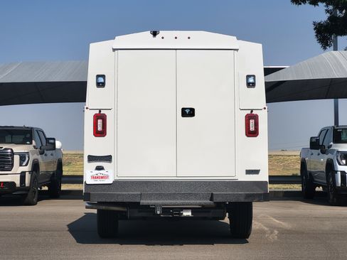 New 2026 GMC Savana 3500 w/ Power Convenience Package RWD image 6