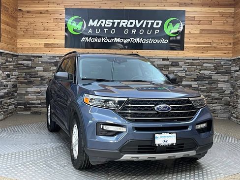 Used 2021 Ford Explorer XLT w/ Equipment Group 202A AWD/4WD image 3