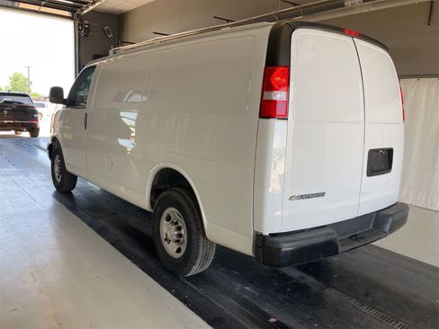 Used 2020 Chevrolet Express 2500 w/ Driver Convenience Package RWD image 4