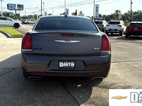 Used 2019 Chrysler 300 Touring w/ Sport Appearance Package RWD image 26