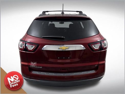Used 2017 Chevrolet Traverse LT w/ Style and Technology Package image 5