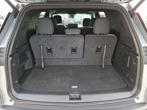 New 2025 Chevrolet Traverse LT w/ Driver Confidence Package image 53