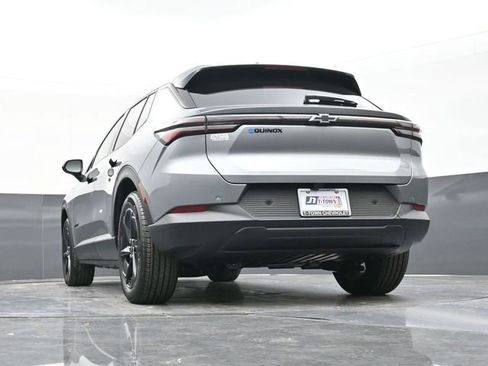 New 2026 Chevrolet Equinox EV LT image 41