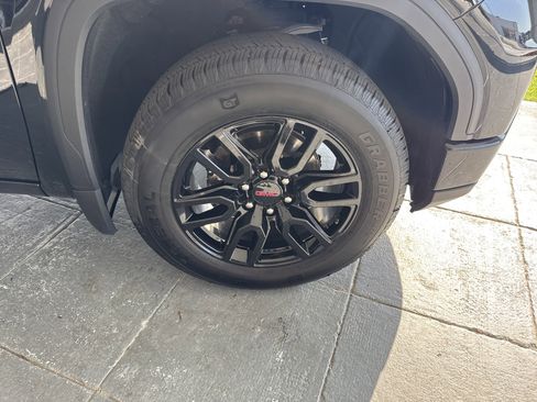 Used 2025 GMC Sierra 1500 Elevation image 12