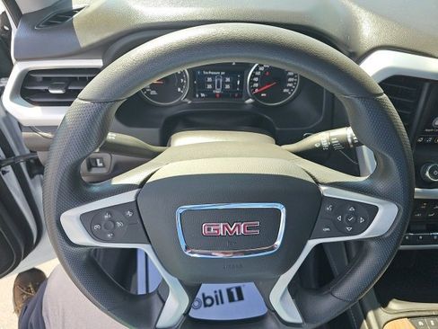 Used 2023 GMC Acadia SLE image 40