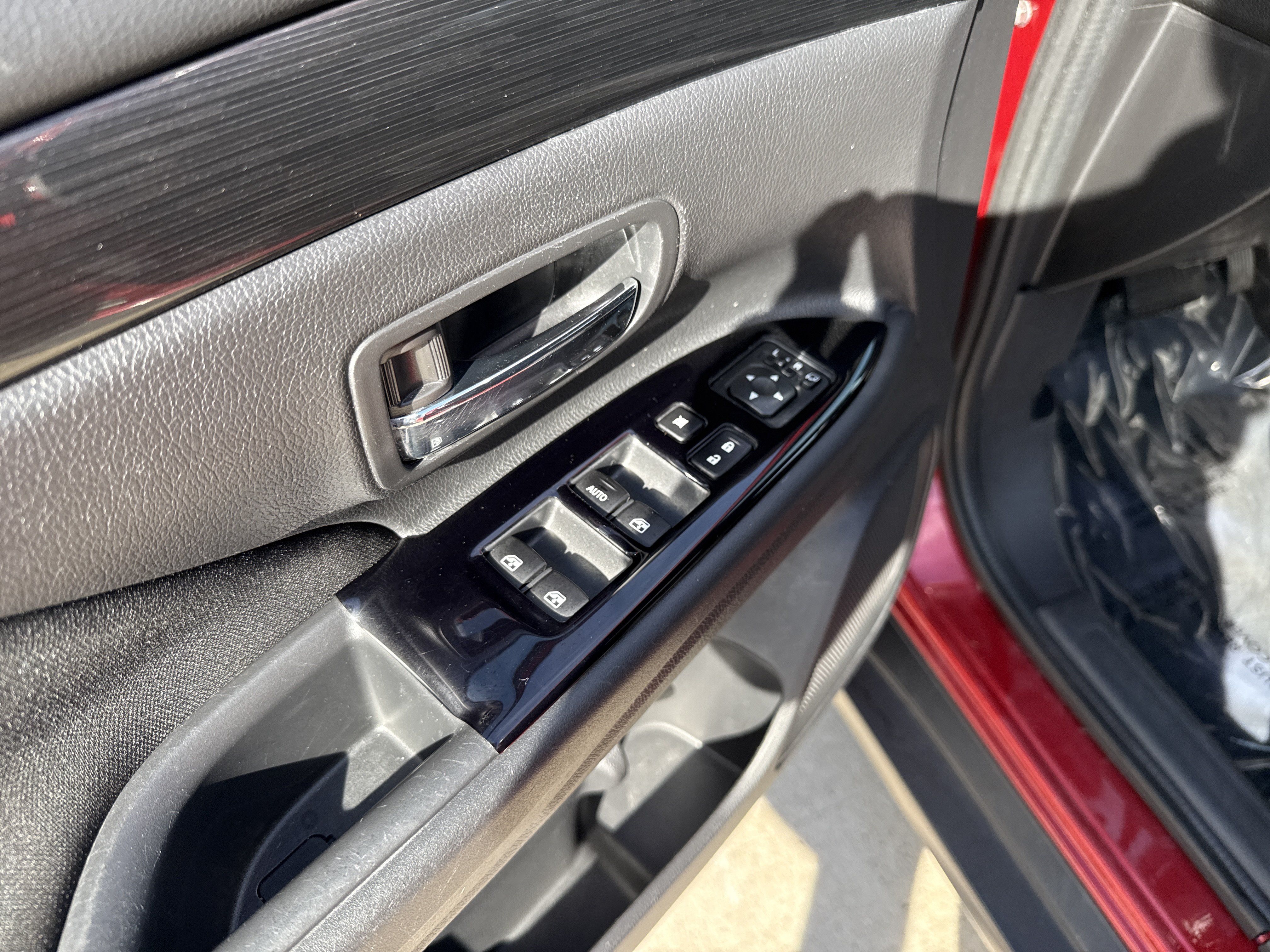 Used 2018 Mitsubishi Outlander LE AWD/4WD image 14