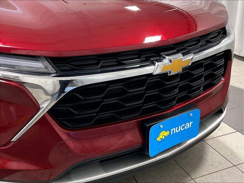 Used 2025 Chevrolet Trax LT w/ LT Convenience Package image 31