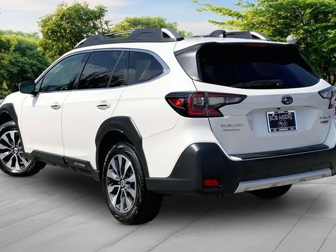 Used 2023 Subaru Outback Touring AWD/4WD image 4