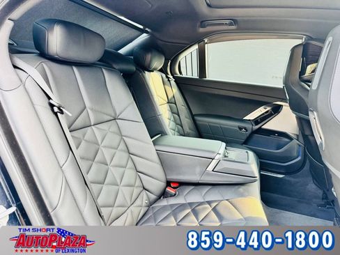 Used 2025 BMW 740i xDrive w/ Premium Package AWD/4WD image 39