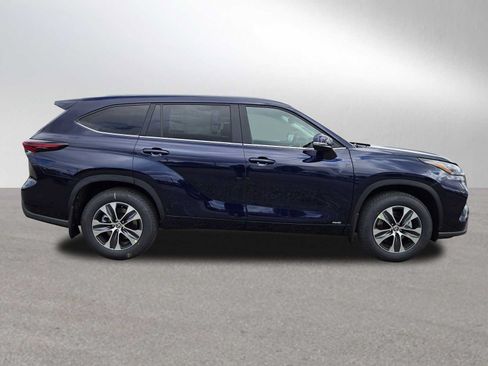 New 2026 Toyota Highlander XLE AWD/4WD image 2