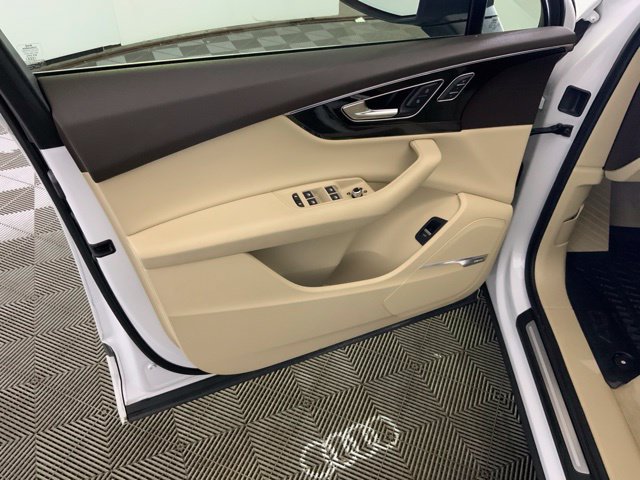Used 2018 Audi Q7 3.0T Premium Plus w/ Premium Plus Package AWD/4WD image 39