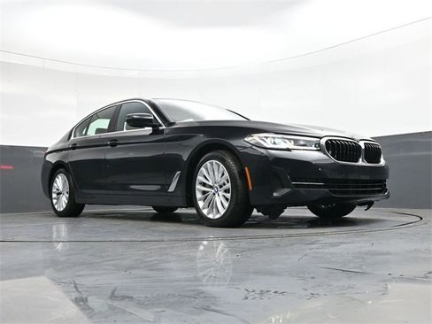Used 2022 BMW 530i w/ Premium Package image 25