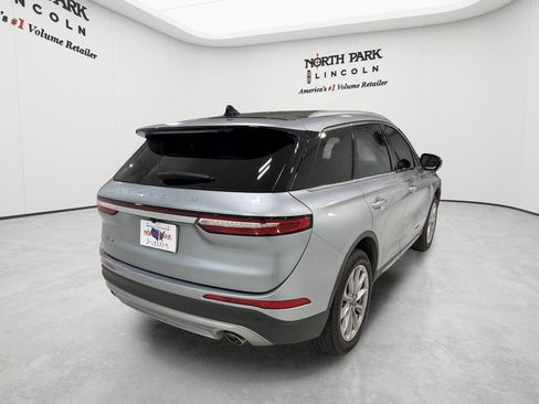 Used 2022 Lincoln Corsair FWD w/ Premium Package image 6