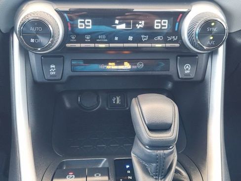 Used 2025 Toyota RAV4 XLE w/ Convenience Package image 15