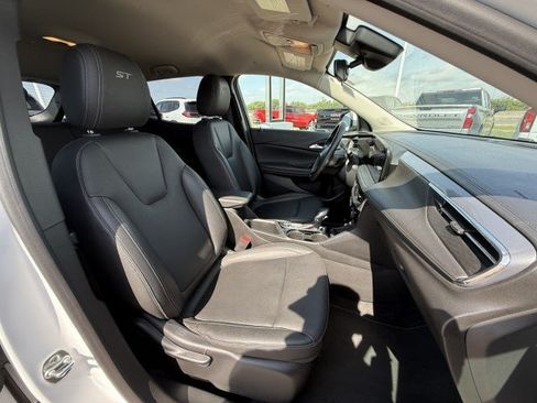 Used 2024 Buick Encore GX Sport Touring FWD image 36