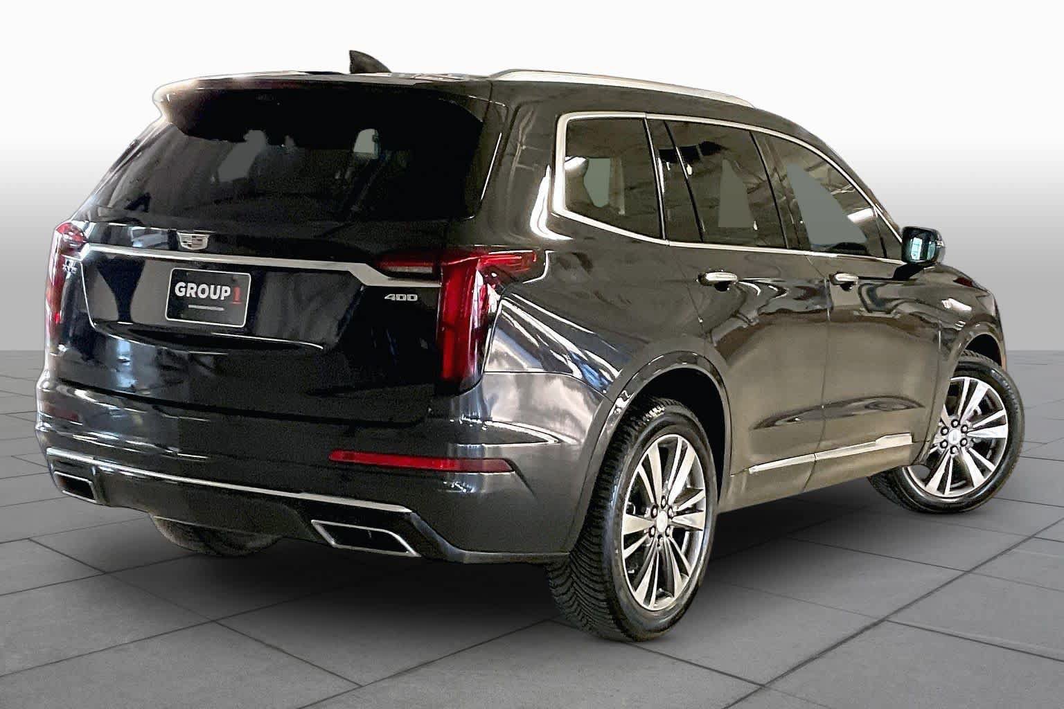 Used 2020 Cadillac XT6 Premium Luxury w/ Platinum Package FWD image 12