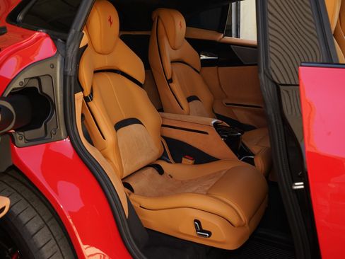 Used 2025 Ferrari Purosangue AWD/4WD image 18