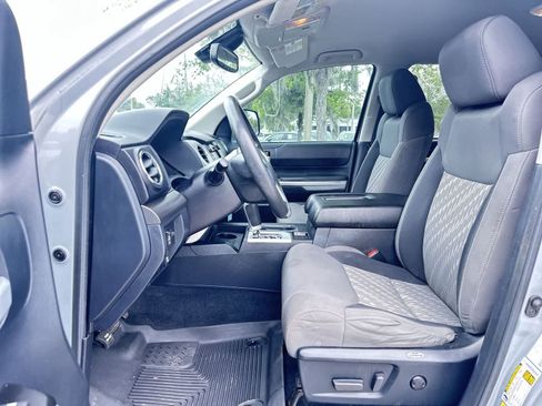Used 2019 Toyota Tundra SR5 w/ SR5 Upgrade Package AWD/4WD image 13