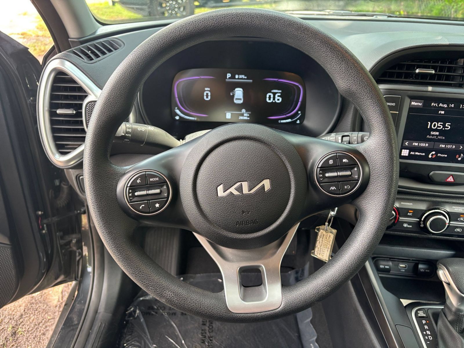 Used 2025 Kia Soul LX w/ LX Technology Package FWD image 25