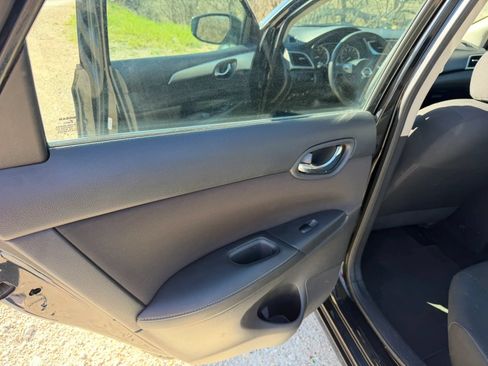 Used 2018 Nissan Sentra S FWD image 9