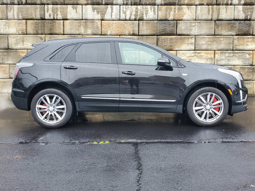 Certified 2026 Cadillac XT5 Sportv w/ LPO, Floor Liner Package AWD/4WD image 6