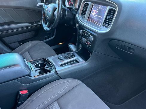 Used 2019 Dodge Charger SXT w/ Blacktop Package AWD/4WD image 18