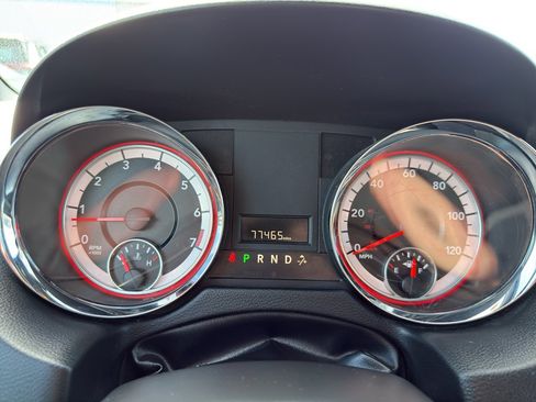 Used 2017 Dodge Grand Caravan SXT image 17