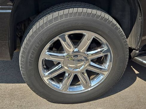 Used 2014 GMC Yukon Denali AWD/4WD image 5
