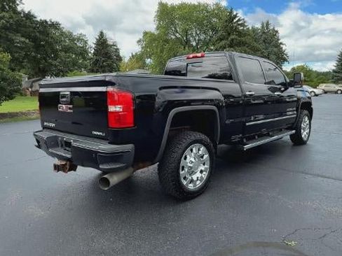 Used 2019 GMC Sierra 2500 Denali w/ Duramax Plus Package AWD/4WD image 8