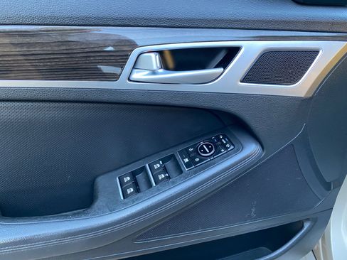 Used 2015 Hyundai Genesis 3.8 image 20