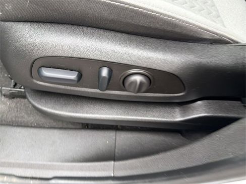 Used 2023 Chevrolet Equinox LS image 13