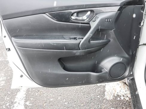 Used 2020 Nissan Rogue SL w/ Premium Package image 29