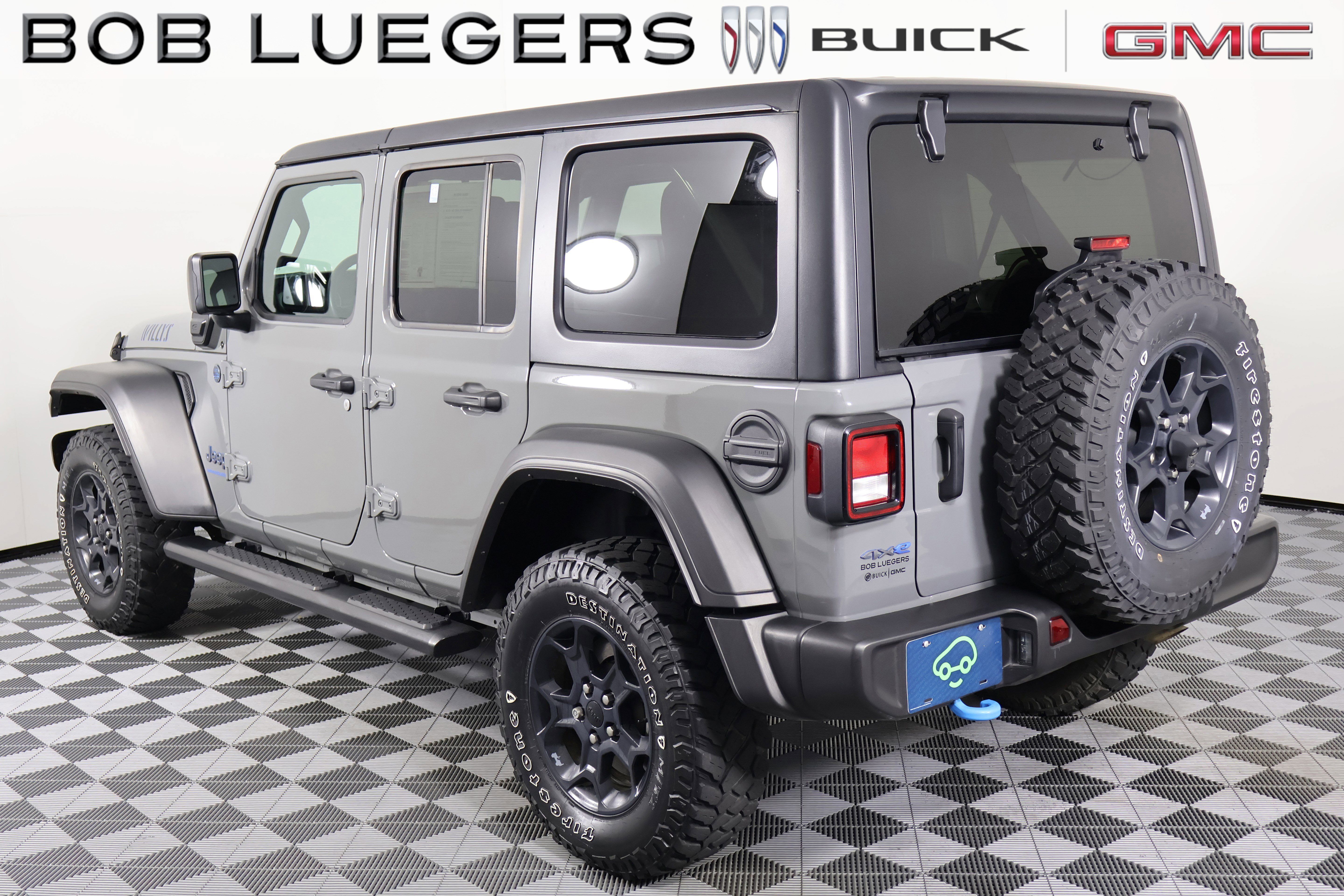 Used 2023 Jeep Wrangler Unlimited w/ Cold Weather Group AWD/4WD image 4