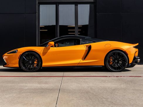Used 2022 McLaren GT RWD image 10