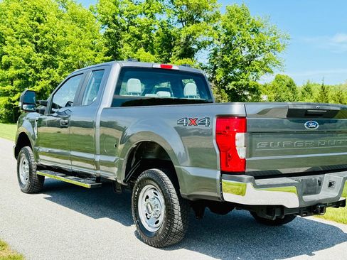 Used 2022 Ford F250 XL w/ Power Equipment Group AWD/4WD image 4